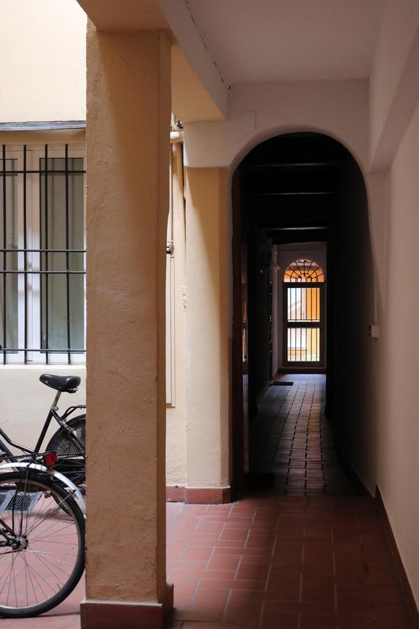 Lovely Studio D'Azeglio By Studio Vita Bologna Exterior foto